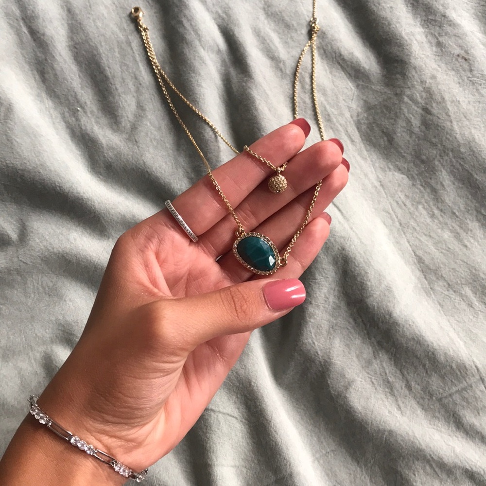 dainty gem necklace 🧚🏽‍♂️